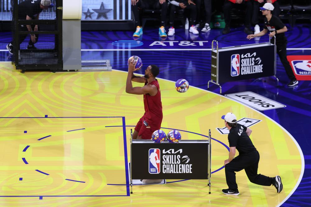 更在赛场上 更在赛场上