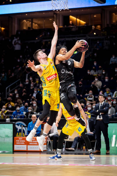 多人对替补 多人对替补