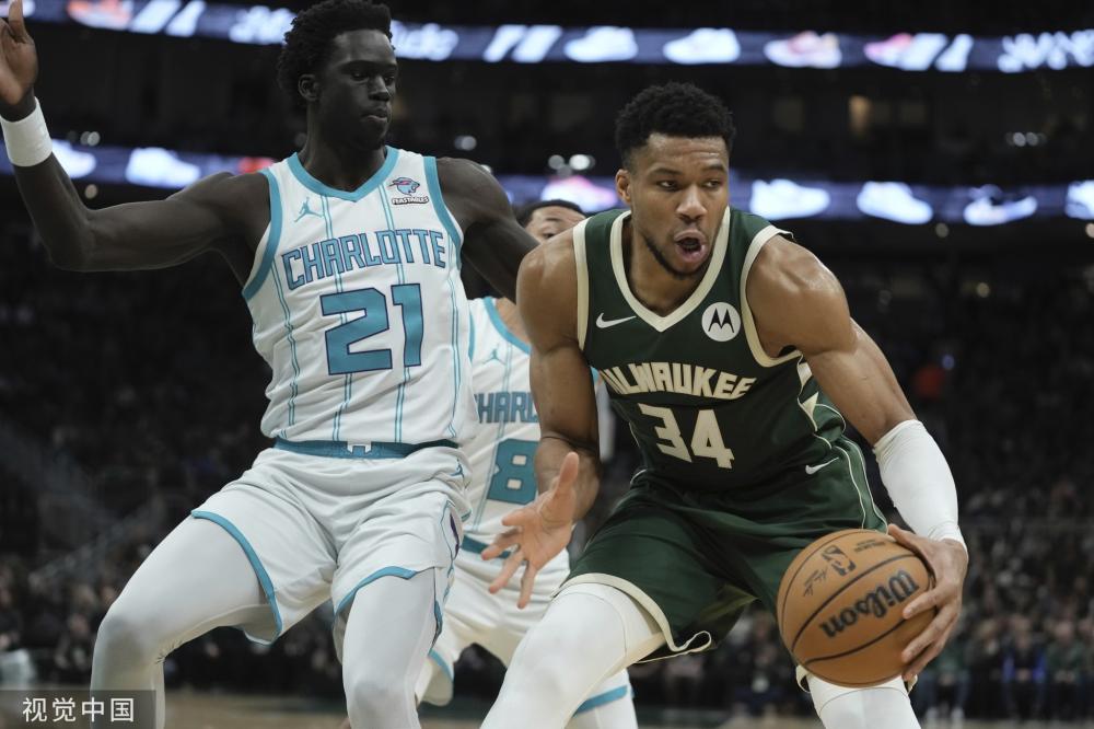 伴随中国国 伴随中国国